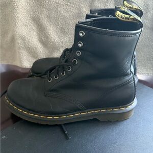 Dr. Martens Unisex 1460 Originals 8-Eye, Soft Toe. 6 inch work boot